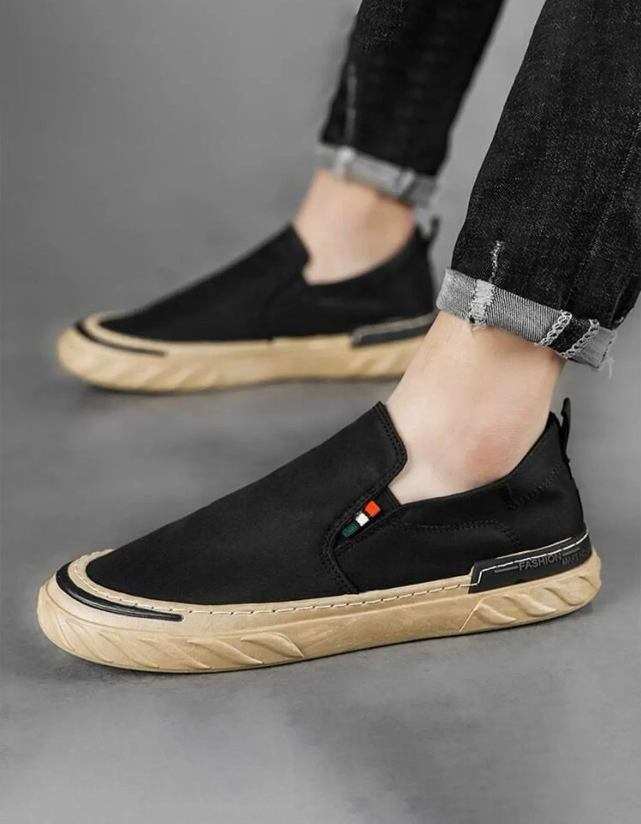 Men Minimalist Slip On Skate Shoes