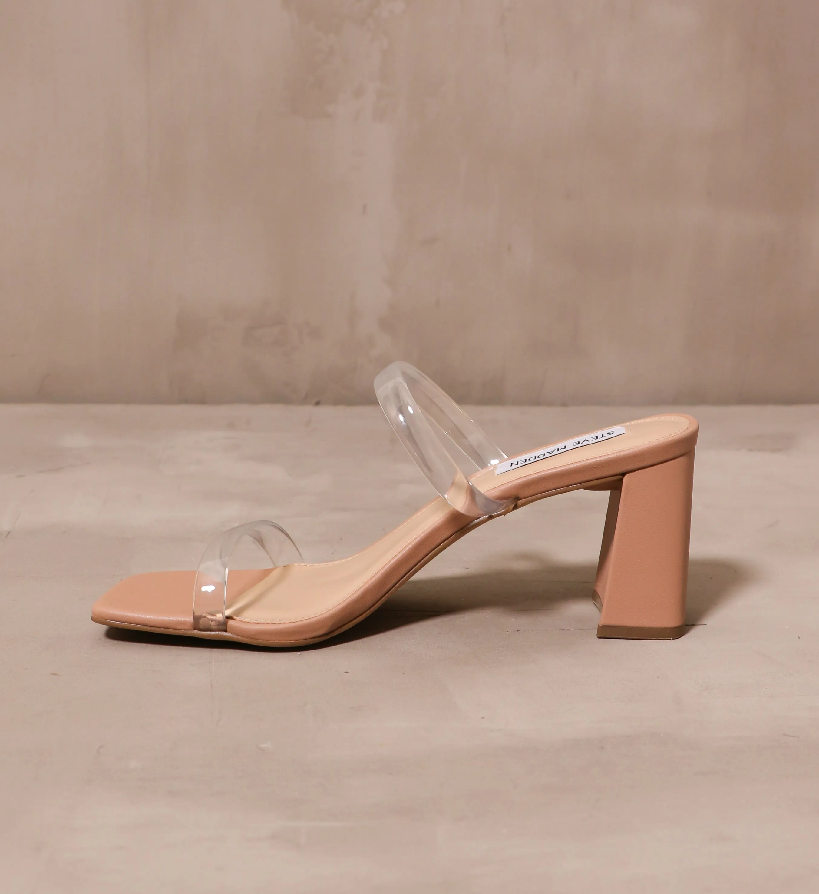 TRANSPARENTLY TIMELESS HEEL
